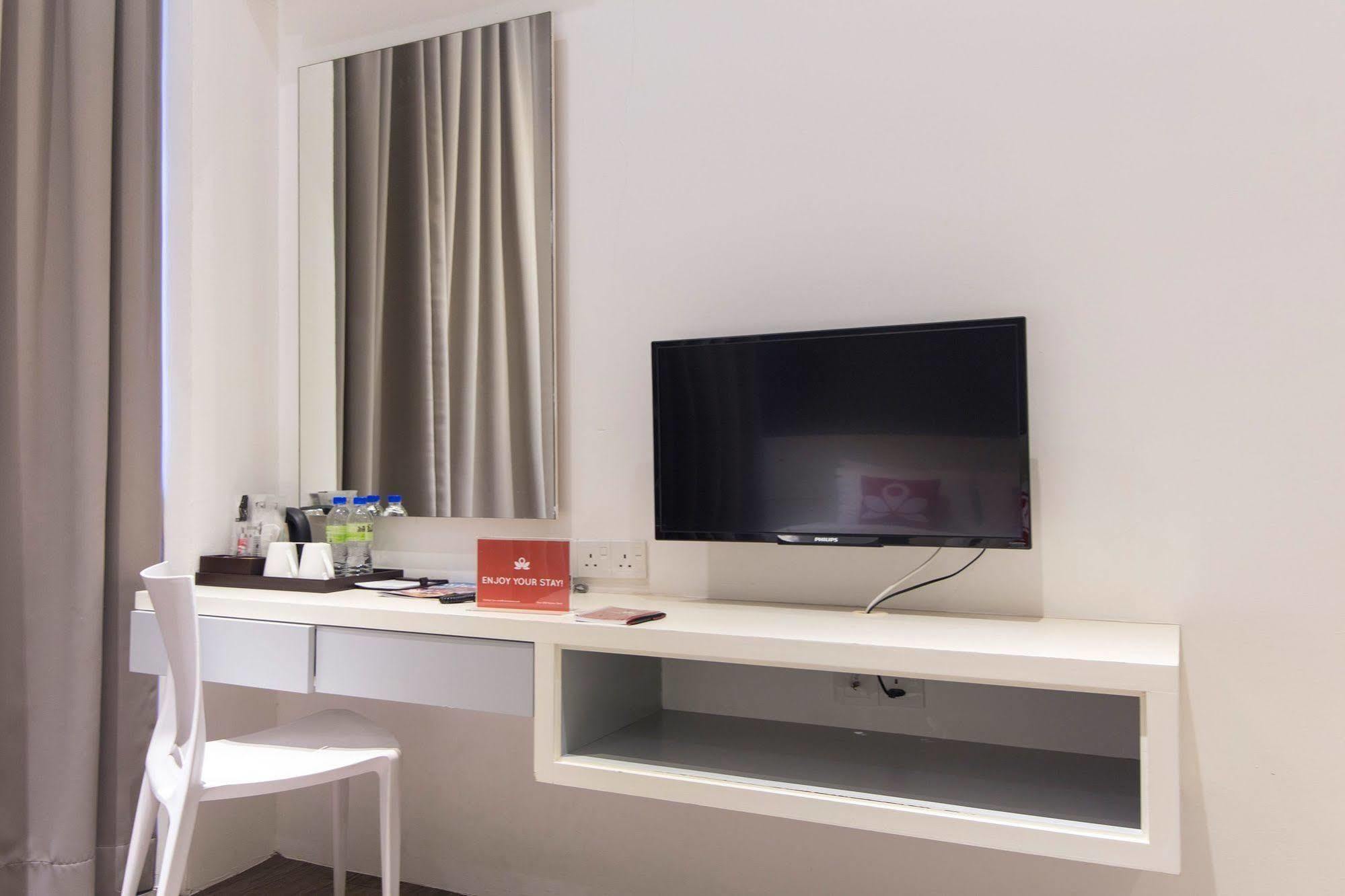 Zen Rooms Macallum Джордж Таун Екстериор снимка