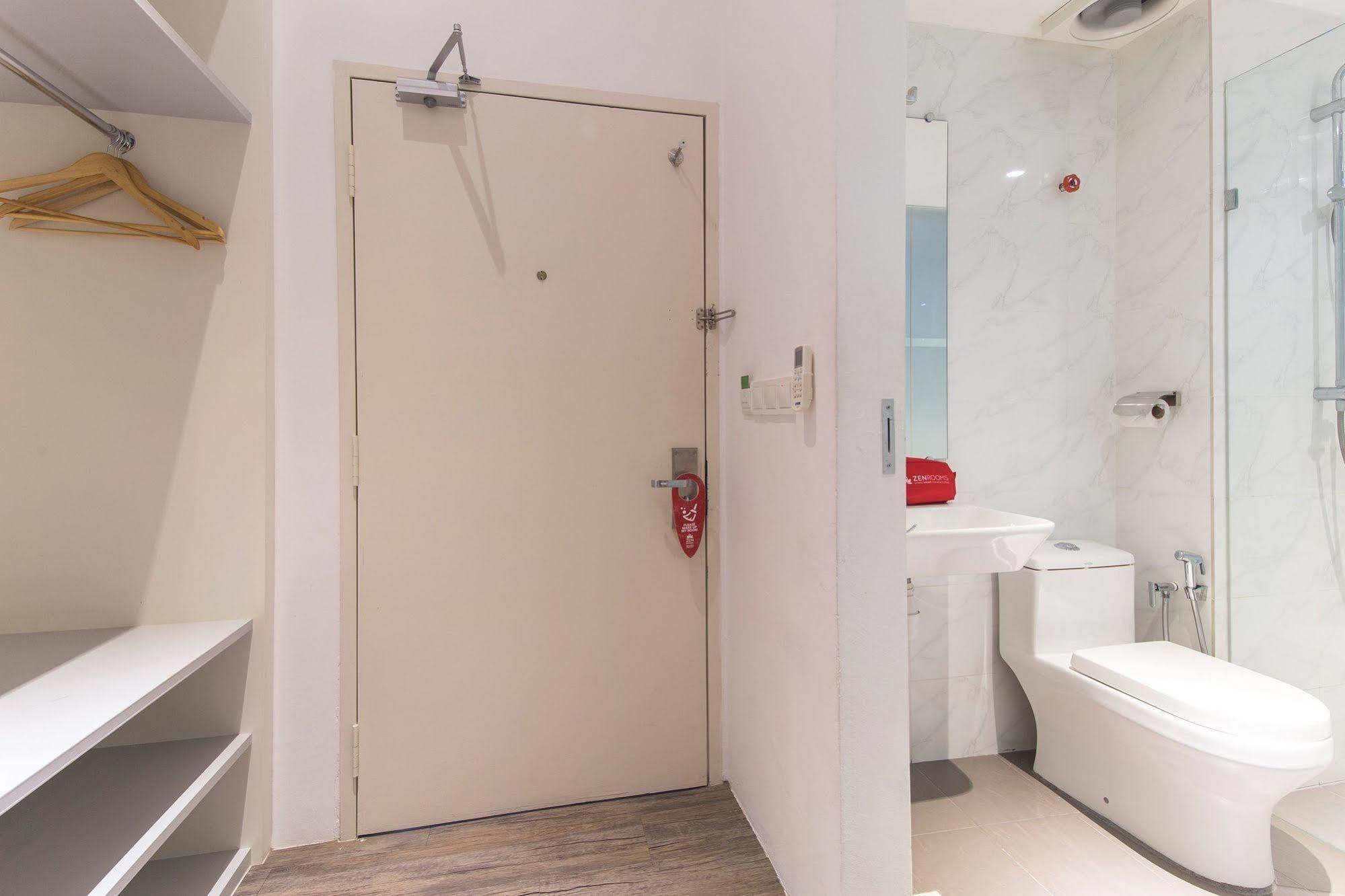 Zen Rooms Macallum Джордж Таун Екстериор снимка