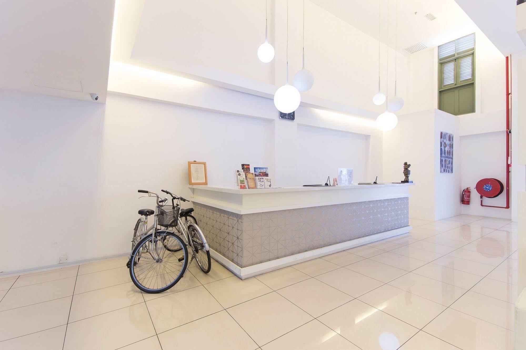 Zen Rooms Macallum Джордж Таун Екстериор снимка