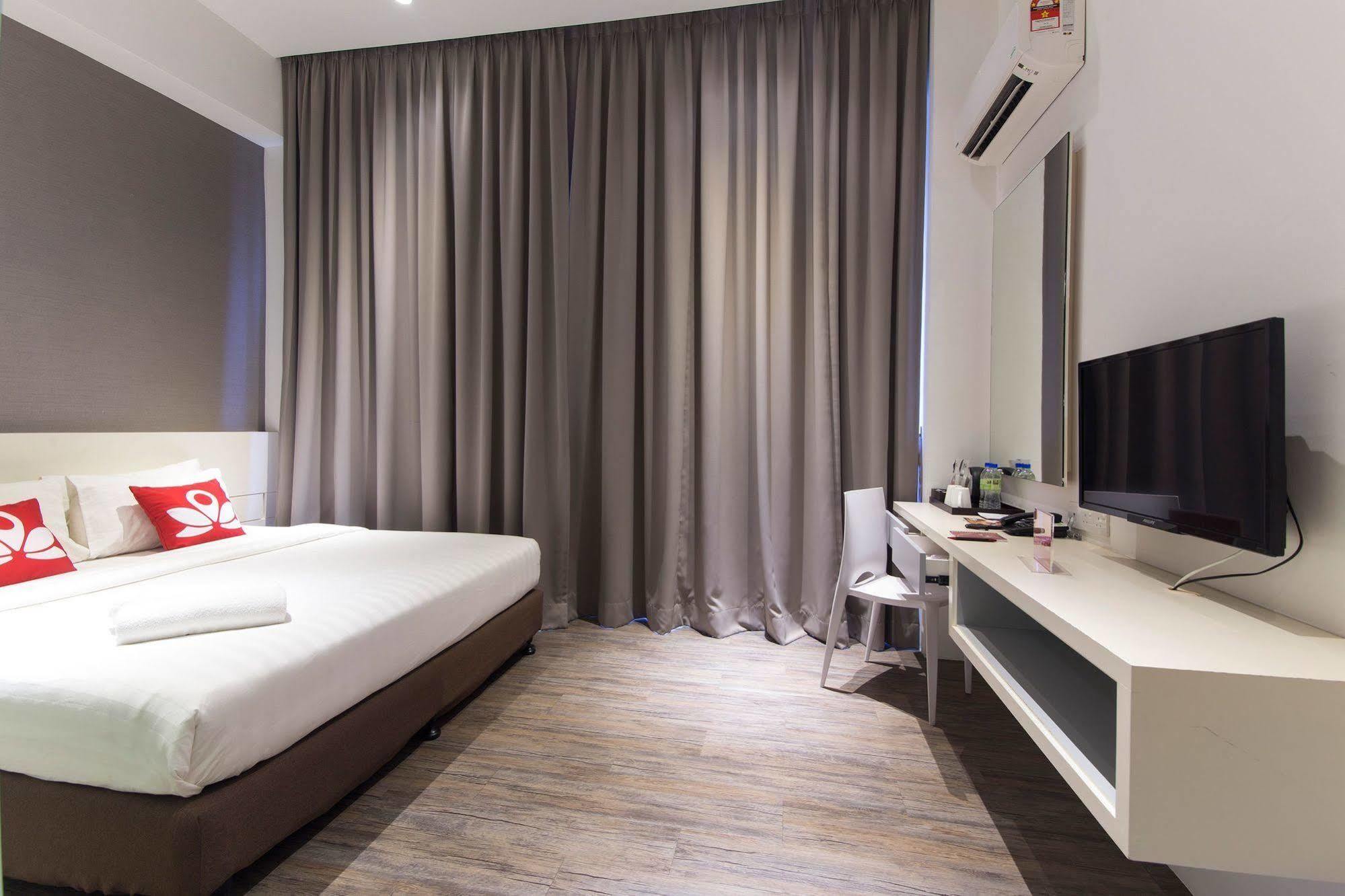 Zen Rooms Macallum Джордж Таун Екстериор снимка