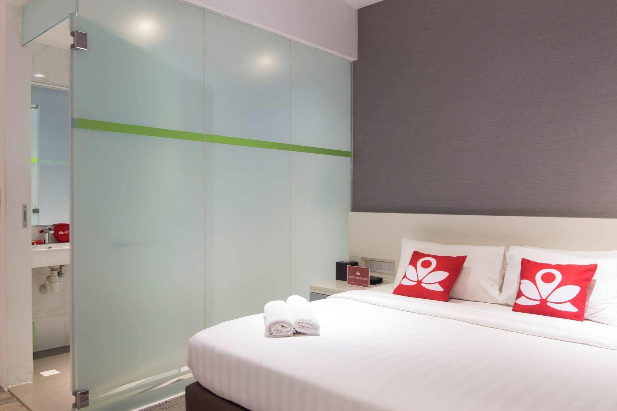 Zen Rooms Macallum Джордж Таун Екстериор снимка