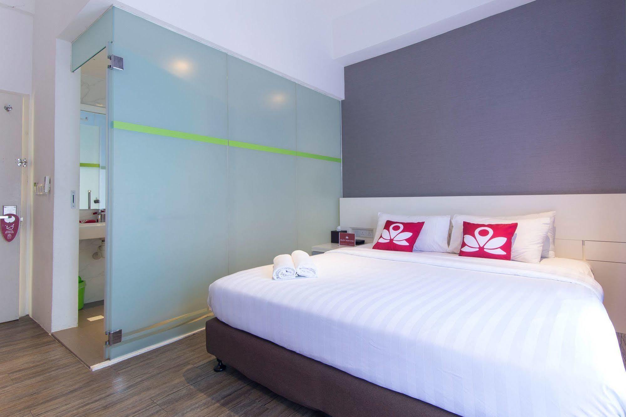 Zen Rooms Macallum Джордж Таун Екстериор снимка